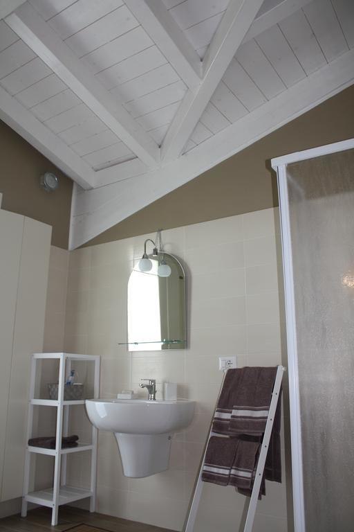 Hotel Il Cortile Friendly House Borgomanero Zimmer foto